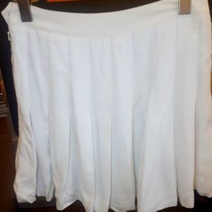Aritzia Talula Kipper Skirt White Size 6 brand new